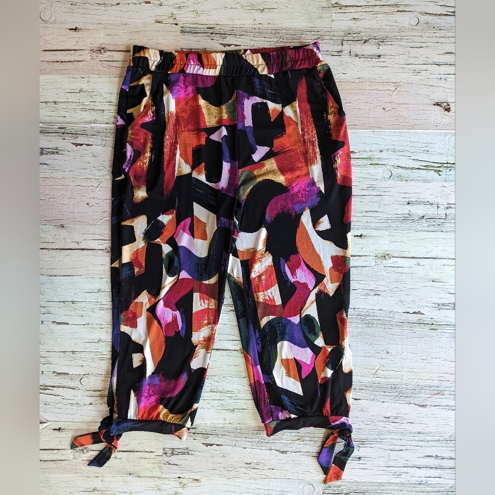 EUC Marallis Cropped Jogger Capri With Tie Hem Abstract Print Women's Size M